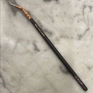 Zoeva 315 Fine Liner Brush - Black and Rose Gold